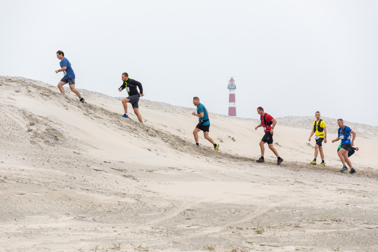 sport evenement Vuurtorentrail Ameland 2020 met link naar fotoalbum